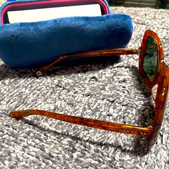 Gucci Honey Havana 
GG0625S Oversized Square Sunglasses - Picture 6 of 13